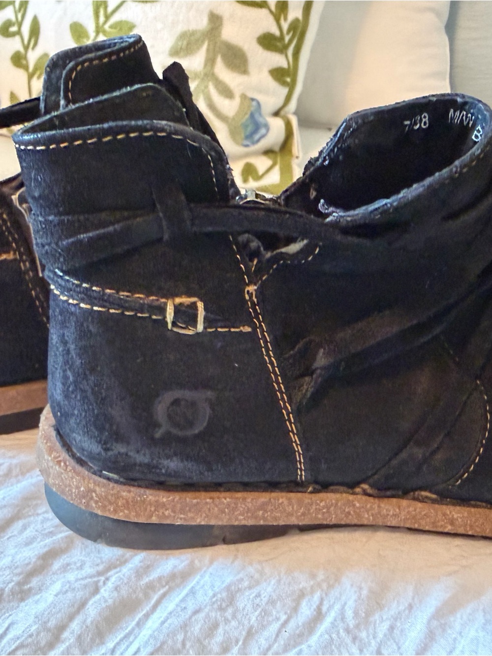 Born Black Suede Ankle Boots - Casual Lace-Up Comfort size 7